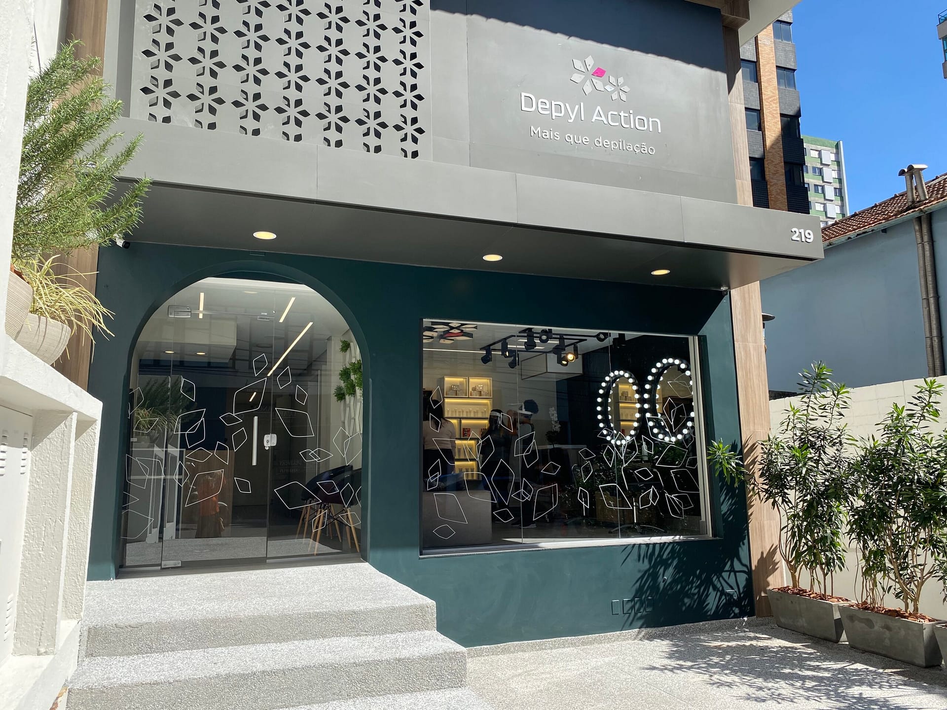 Franquia de depilação inaugura loja biossegura nos Jardins SP AGORA