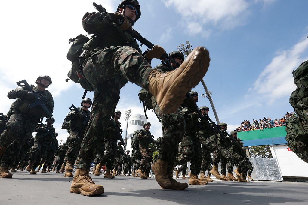 Desfile de 7 de setembro reúne 9 mil pessoas no Sambódromo de São Paulo