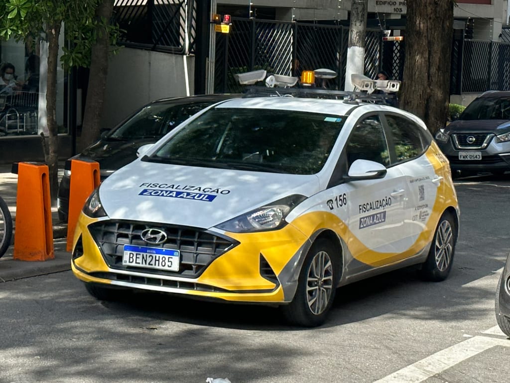 Carro usado para fiscalização de área azul em São Paulo (Redação/SP Agora)