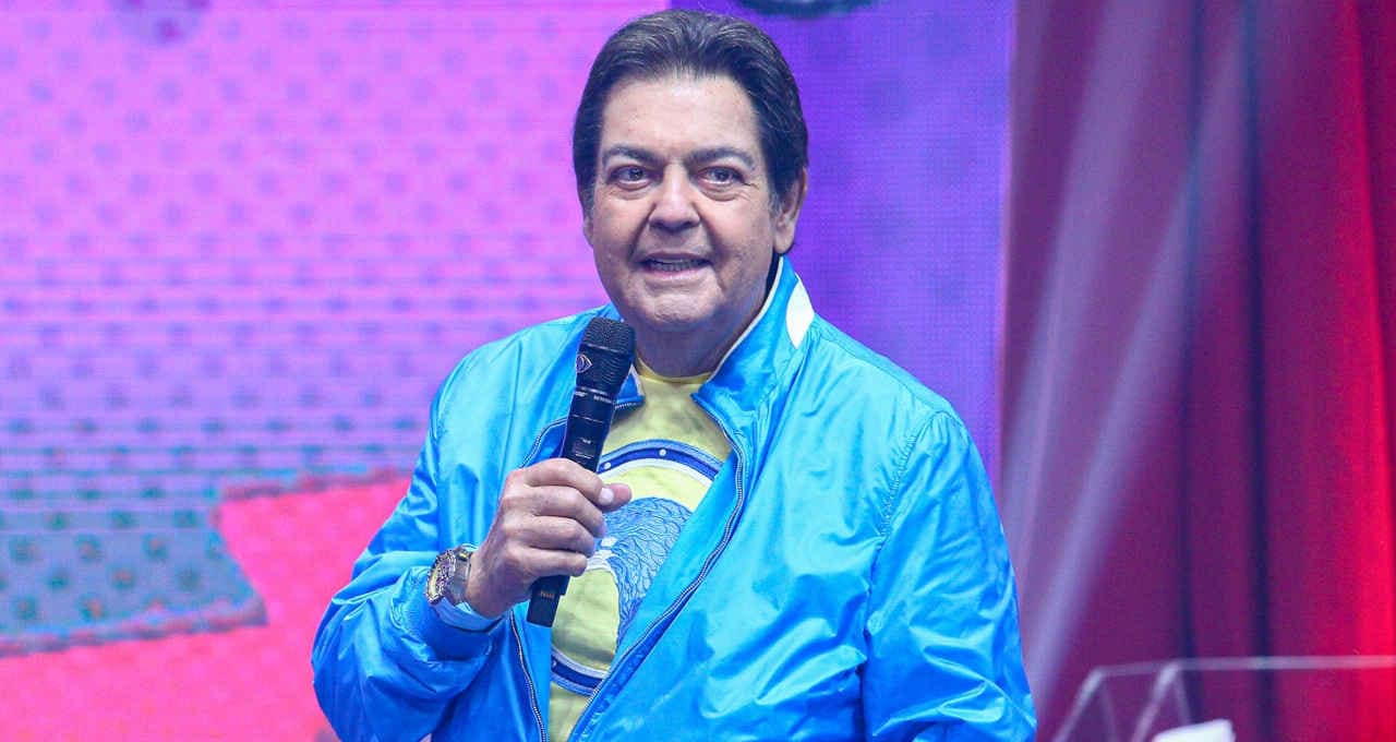 Saída de Faustão da Band é motivada por queda de audiência e crise financeira