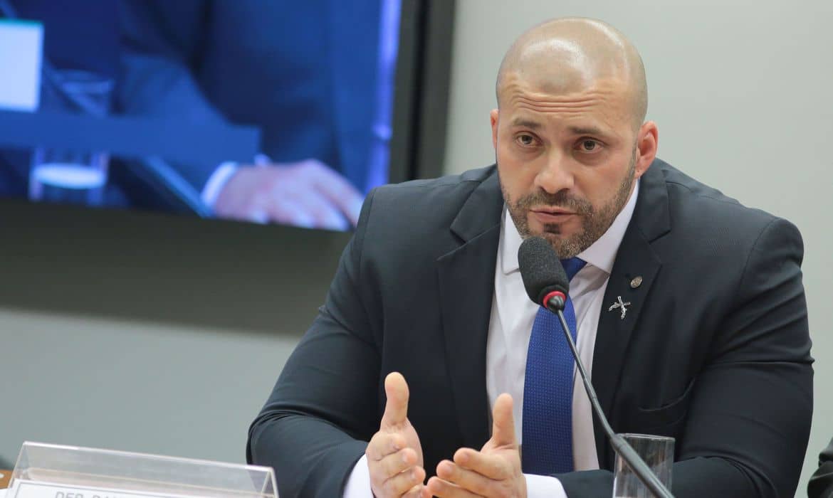 Ministro Alexandre de Moraes determina início da prisão de Daniel Silveira
