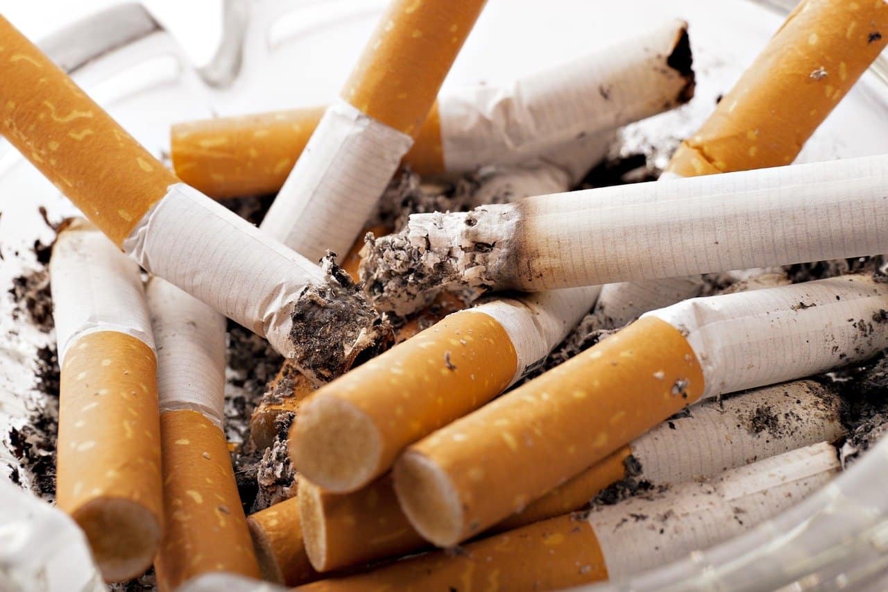 Estudo revela que fumantes gastam em média 8% da renda mensal com cigarros